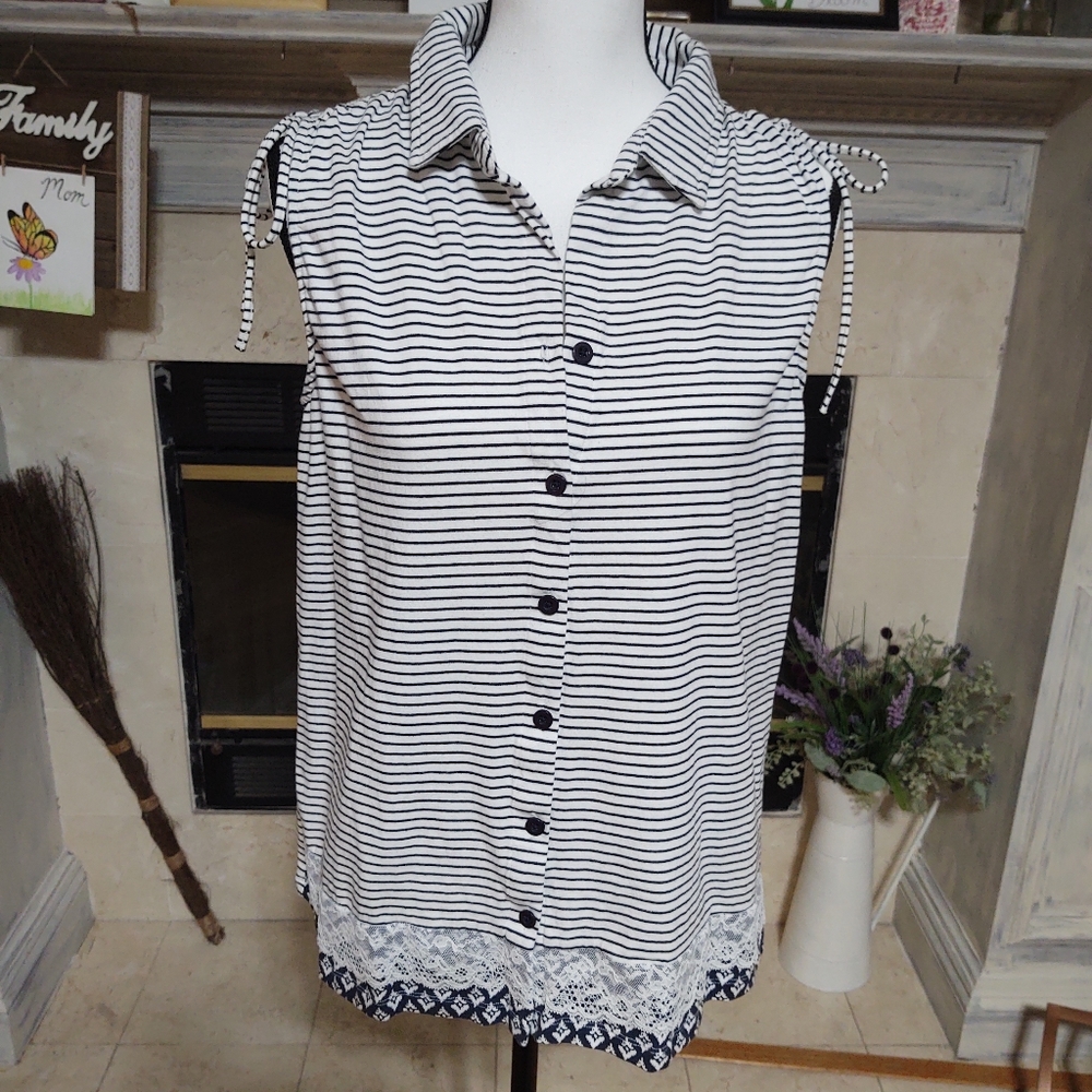 🛍️Carolyn Taylor Sleeveless top